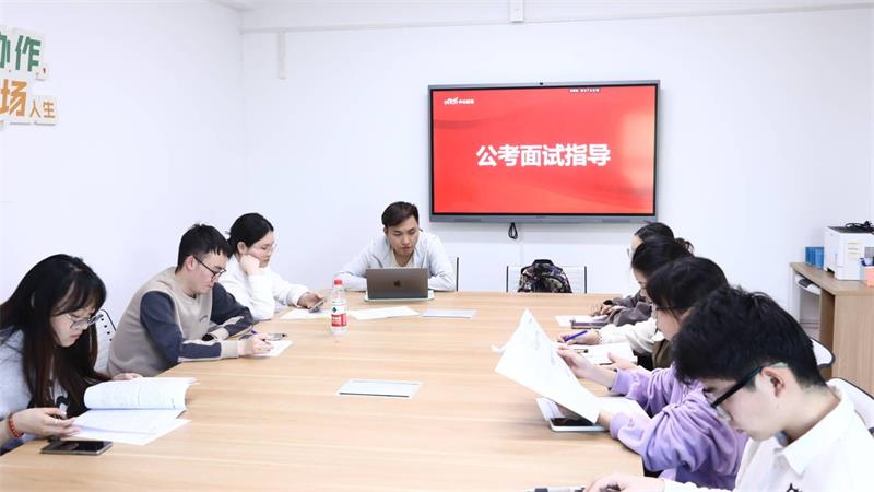 800“公”途相伴 揚(yáng)帆職航.jpg