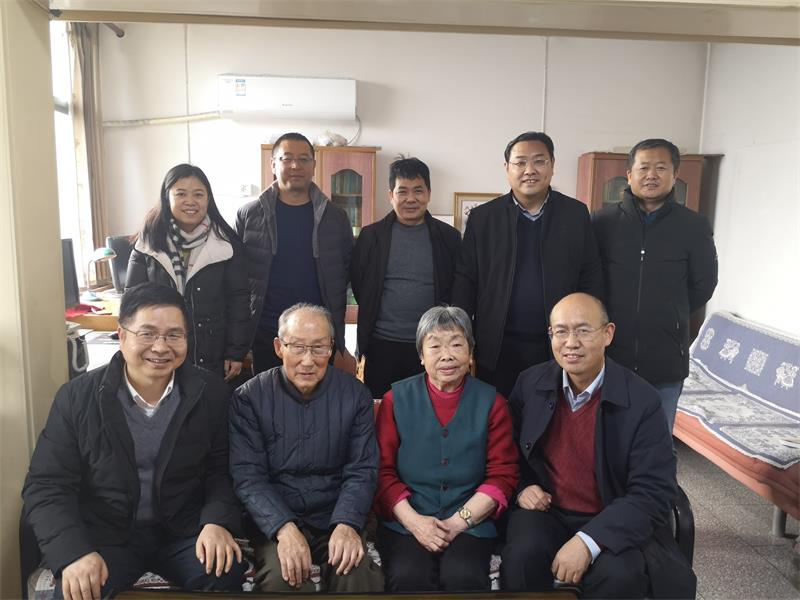 慰問(wèn)張志德 冉瑞碧.jpg