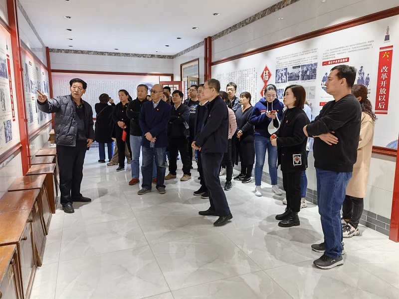 在李達故居參觀學習0.jpg