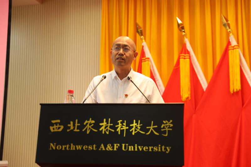 胡小平主持大會.jpg