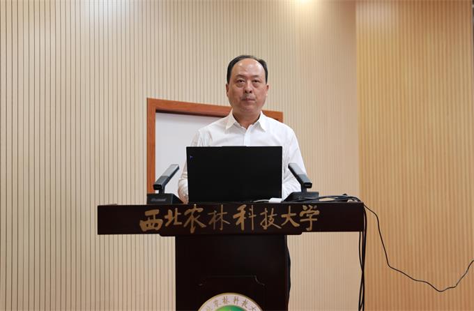 韋革宏主持_-裁剪-680.jpg